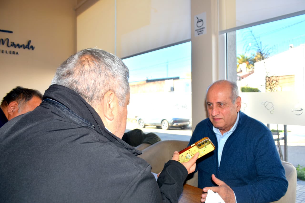 Daniel Rossi recorrió Villaguay y volvió a marcar distancias con el PJ